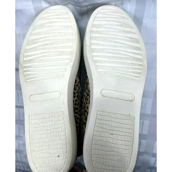 Wonderly Wendalynn Booties, color brown, size 8M - Picture 9 of 9